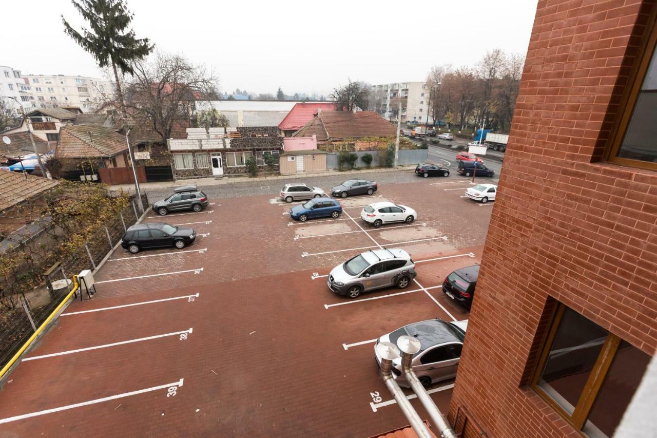 Travel Homzzz Apartments Târgu-Mureş Eksteriør billede