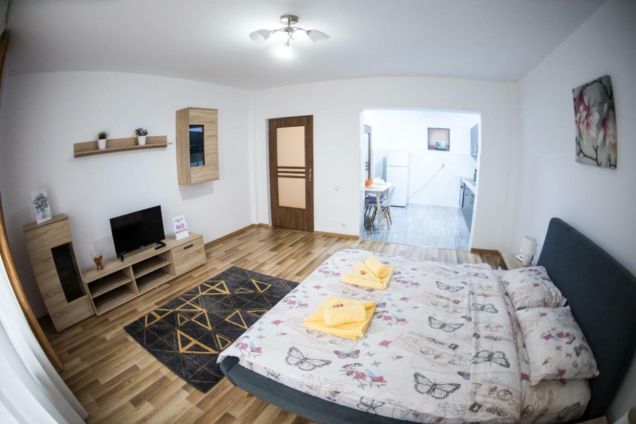 Travel Homzzz Apartments Târgu-Mureş Eksteriør billede