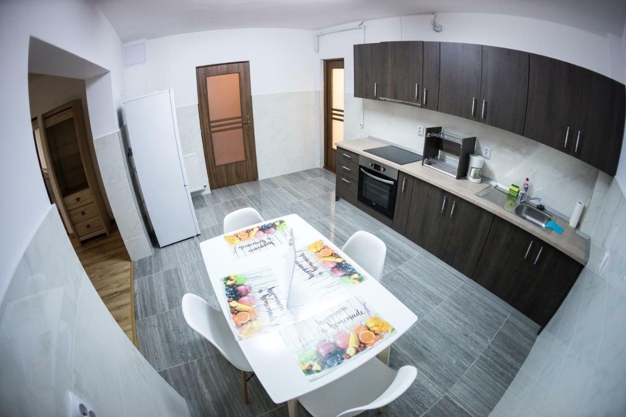 Travel Homzzz Apartments Târgu-Mureş Eksteriør billede